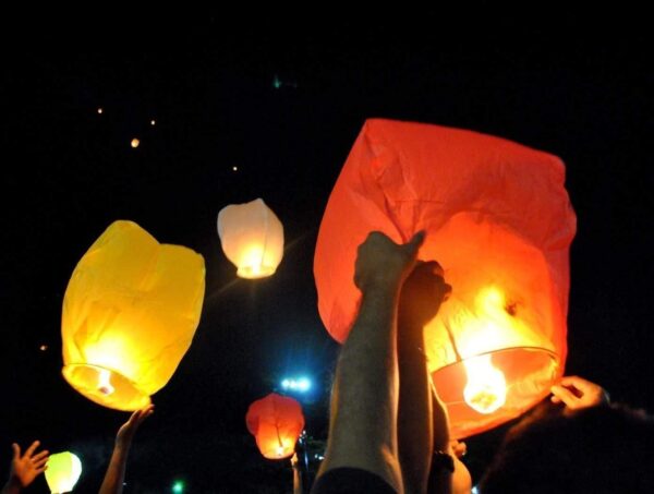 Stuard Paper and Wax Wishing Hot Air Balloon/ Night Sky Lanterns Candle for Diwali/Christmas/All Festival stuard.in